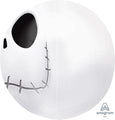 Le ballon Orbz Jack Skellington de 16 pouces, signé Anagram/MD, arbore un visage en forme de crâne avec un sourire noir brodé et un grand œil, ainsi que le logo Anagram dans le coin inférieur droit.