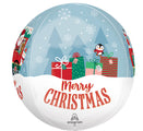 Le ballon à feuille d'aluminium Anagram/MD 16" Orbz North Pole Express Christmas Ballon représente des flocons de neige, des arbres, des cadeaux et un pingouin souriant avec "Merry Christmas" en rouge gras sur une section blanche festive.