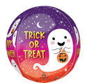 Le ballon d'Halloween Anagram/MD 16" Orbz Trick or Treat est de forme ronde avec un fond dégradé violet-orange, un fantôme souriant tenant une lanterne, le texte jaune "TRICK OR TREAT", des étoiles et un croissant de lune.
