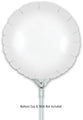 Un ballon rond blanc mat de 9 pouces en aluminium de marque Oaktree (remplissage à l'air uniquement, valve auto-obturante) présenté sur un support de bâton en plastique blanc sur fond blanc. La coupe et le bâton ne sont pas inclus. Vendu par lot de 5.